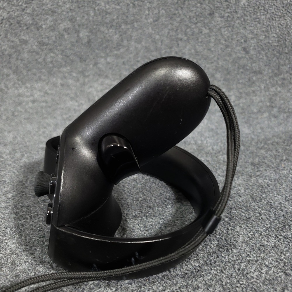 Oculus Touch VR Controller Right Hand Black for Rift CV1 Wireless Model TO-R - Picture 4 of 6